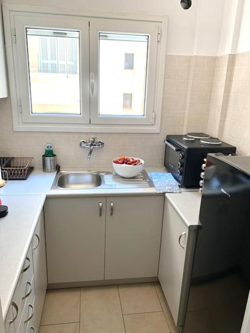 Spacious 4-Bedroom Family Home, 100M From Metro Athena Bagian luar foto