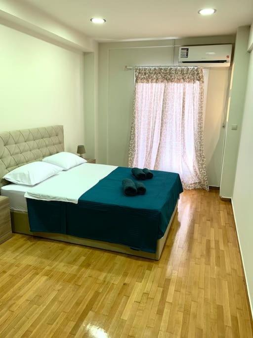 Spacious 4-Bedroom Family Home, 100M From Metro Athena Bagian luar foto