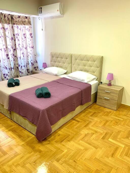 Spacious 4-Bedroom Family Home, 100M From Metro Athena Bagian luar foto